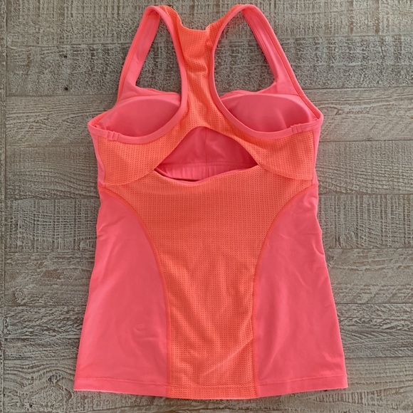 LORNA JANE Size XS-S Fitted Coral Top Excellent Condition With Built In Crop! - Picture 2 of 5
